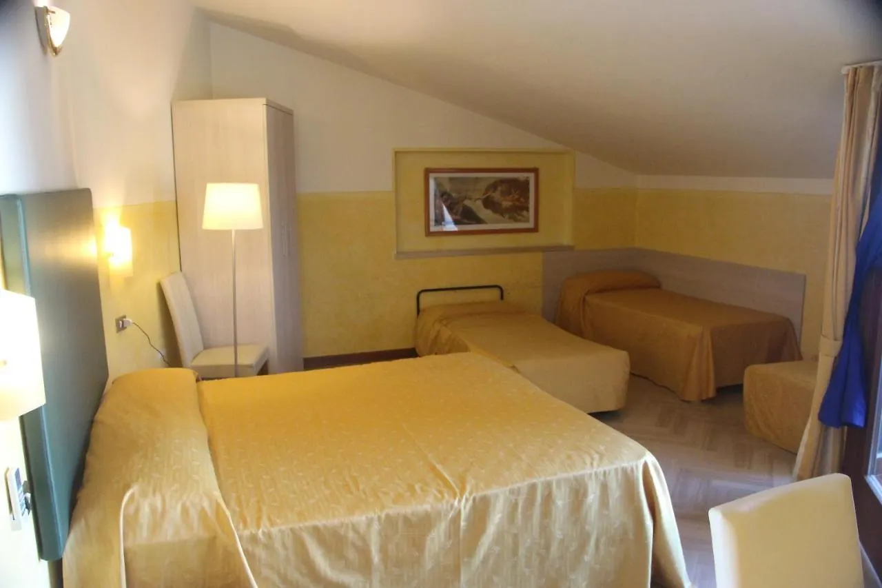 Albergo Sole San Zeno di Montagna 3*,  Itálie