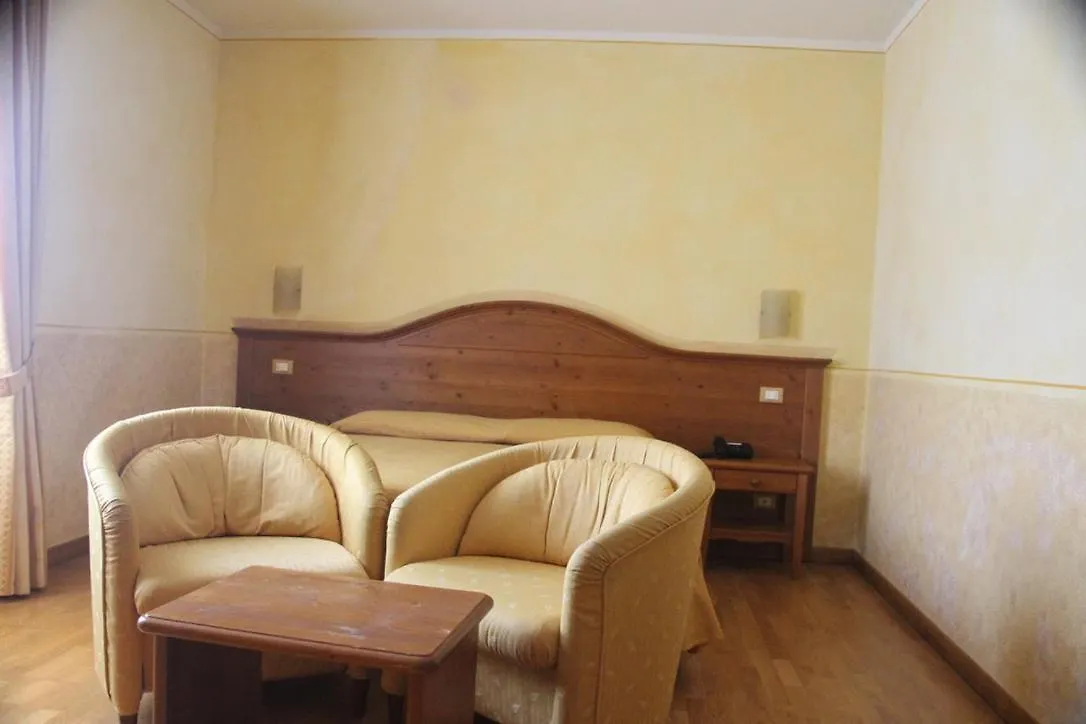 Hotel Albergo Sole San Zeno di Montagna