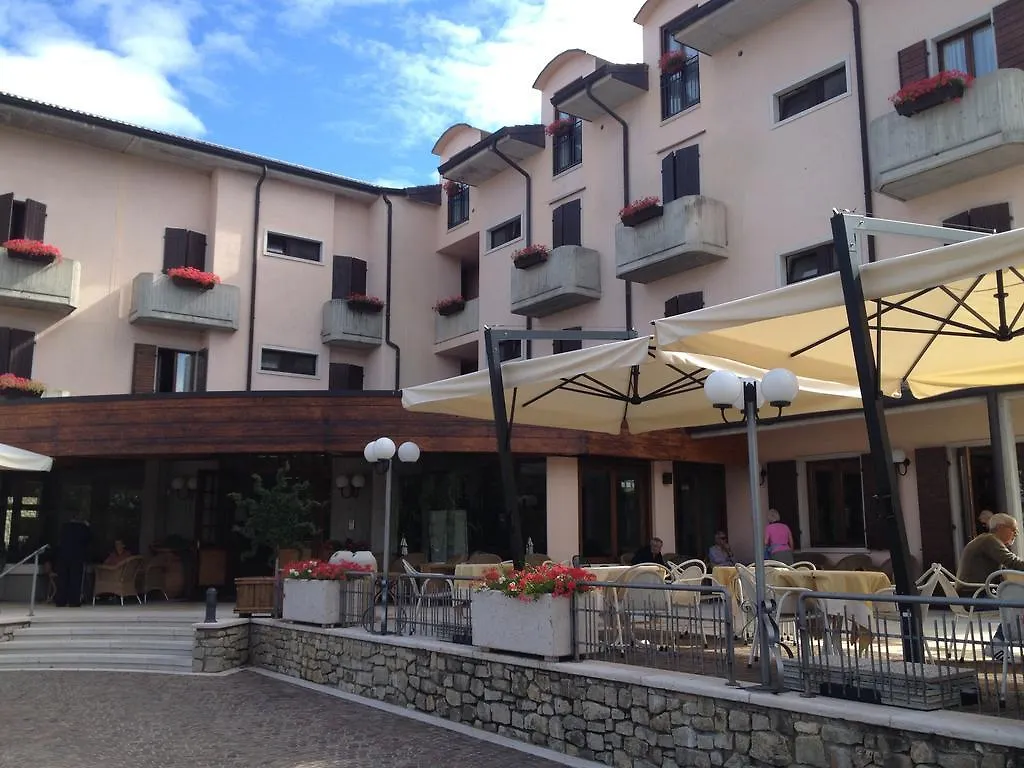 Albergo Sole San Zeno di Montagna Italia