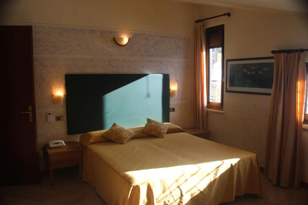 Hotel Albergo Sole San Zeno di Montagna