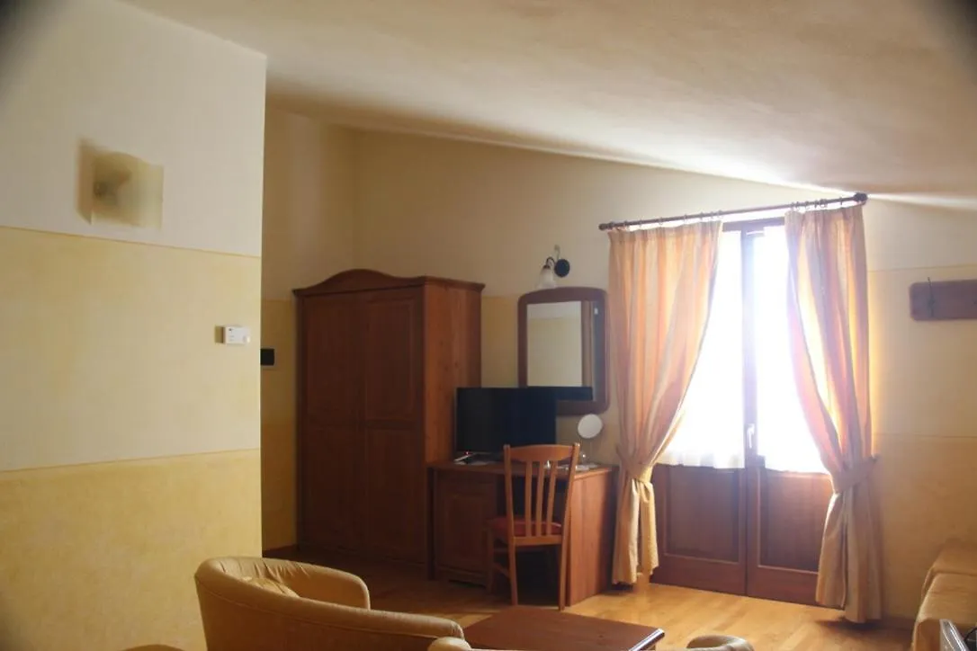 Albergo Sole San Zeno di Montagna Italy