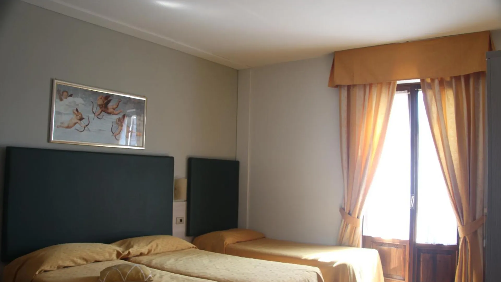 Albergo Sole San Zeno di Montagna Italy