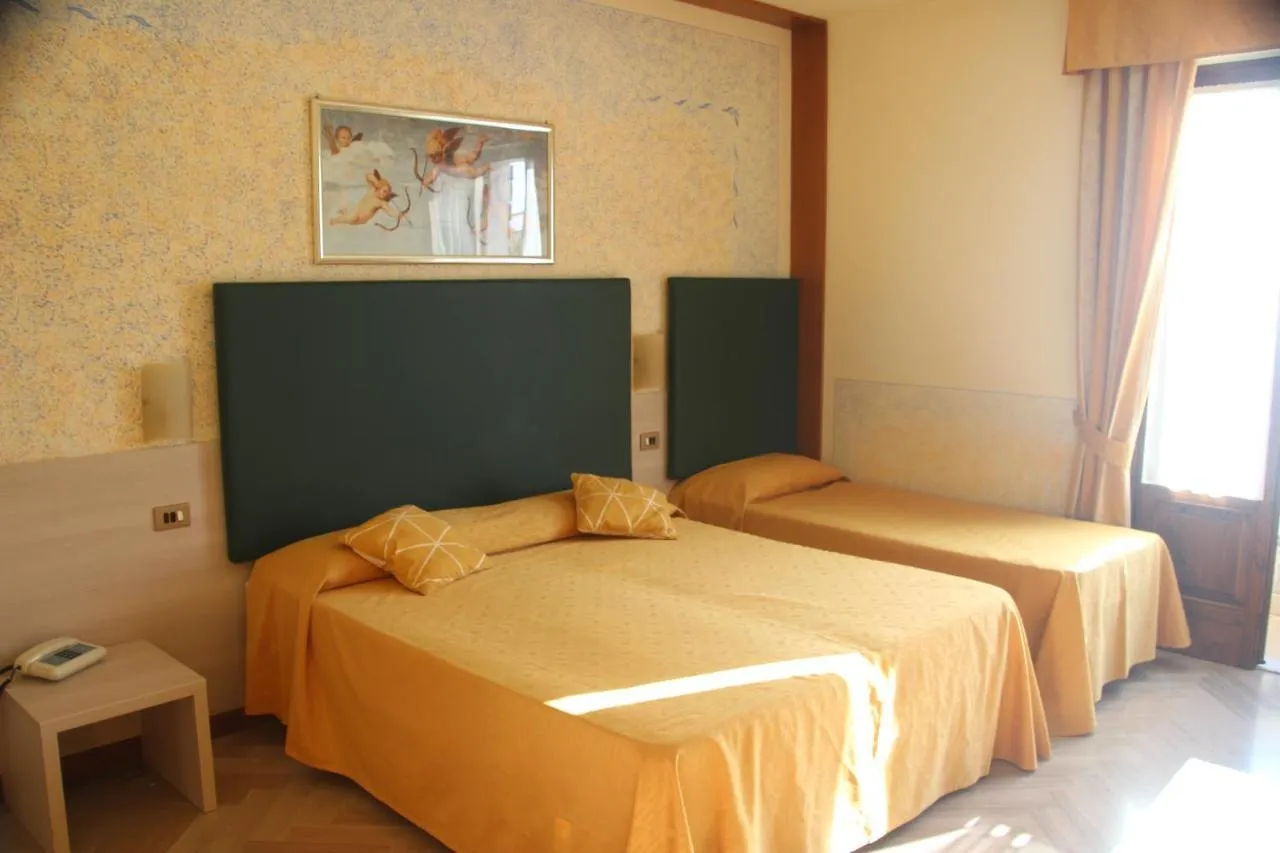 Albergo Sole San Zeno di Montagna Italien